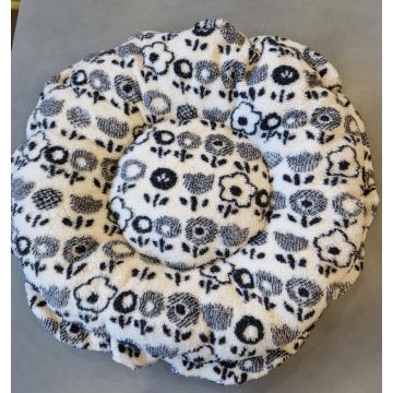 Lovely Nights kussen rond zwarte bloemen